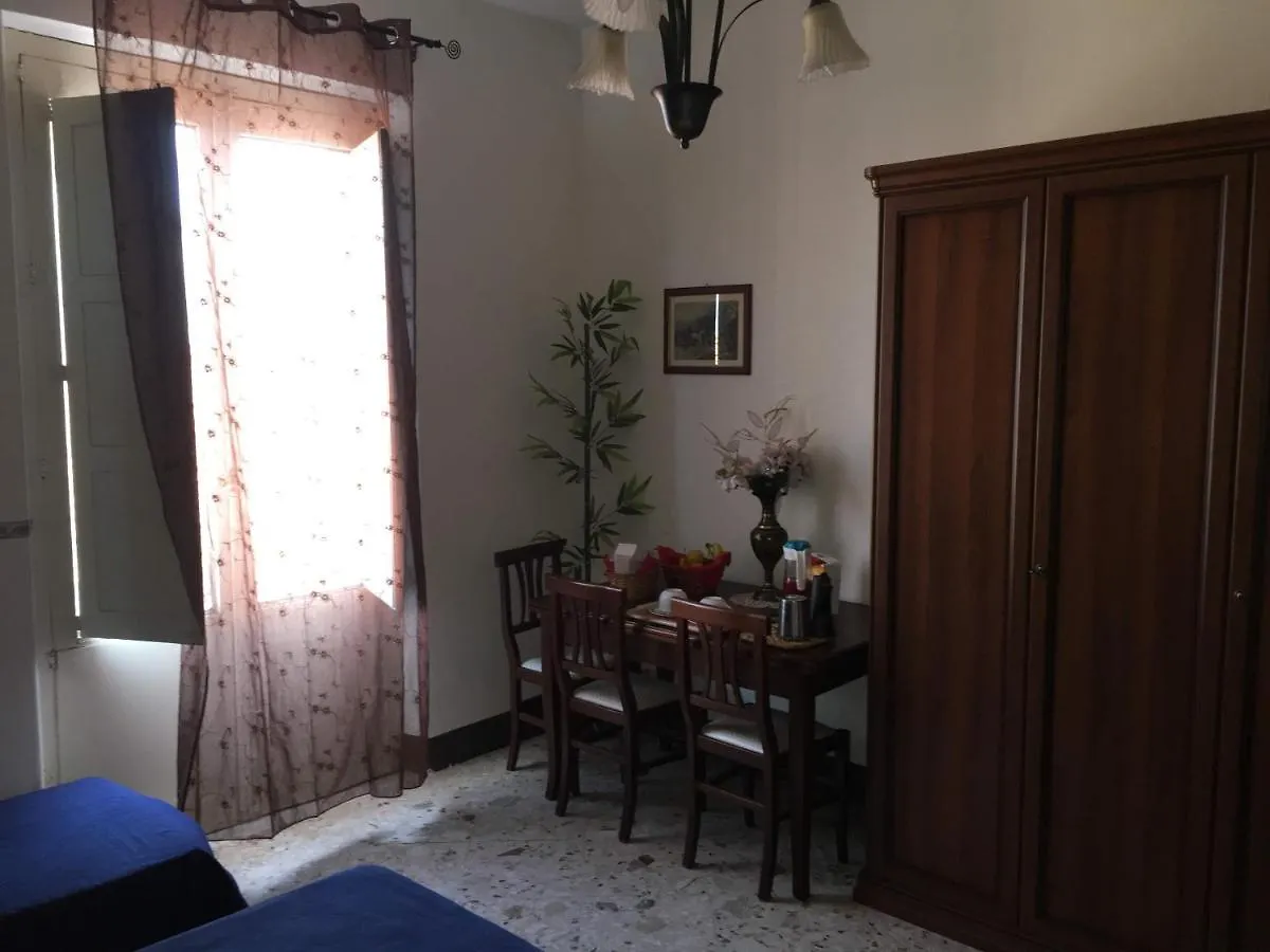 Bed & Breakfast B&B Mistral Di Lizzio Salvatore Giarre