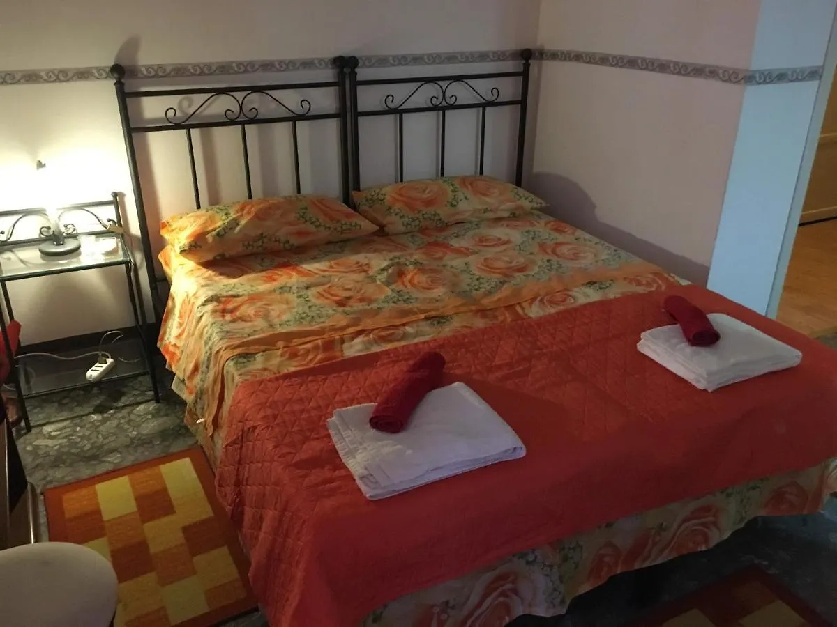 Bed & Breakfast B&B Mistral Di Lizzio Salvatore Giarre Italië