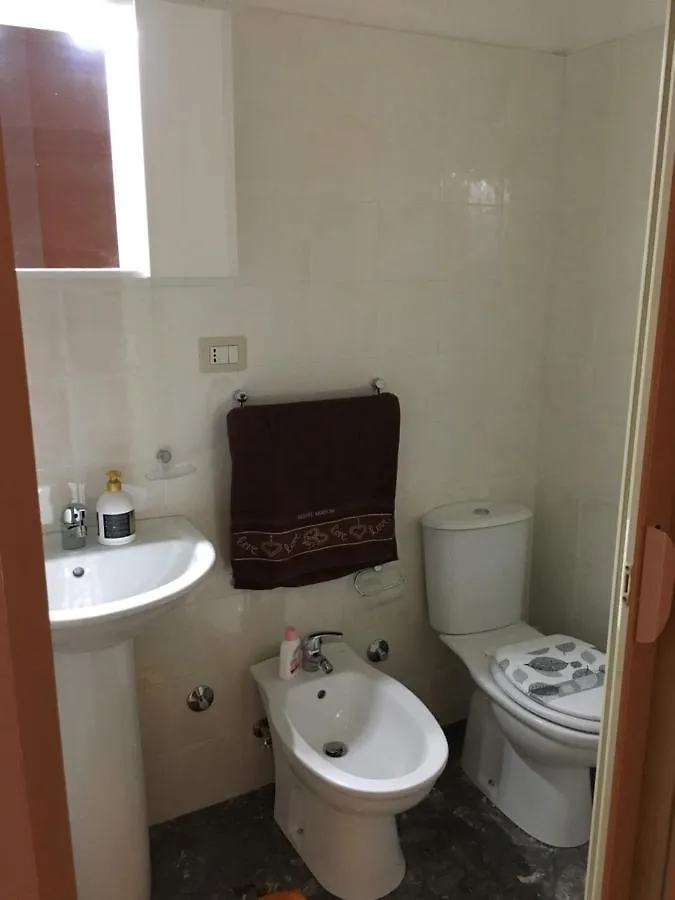 B&B Mistral Di Lizzio Salvatore Giarre 0*,  Italië